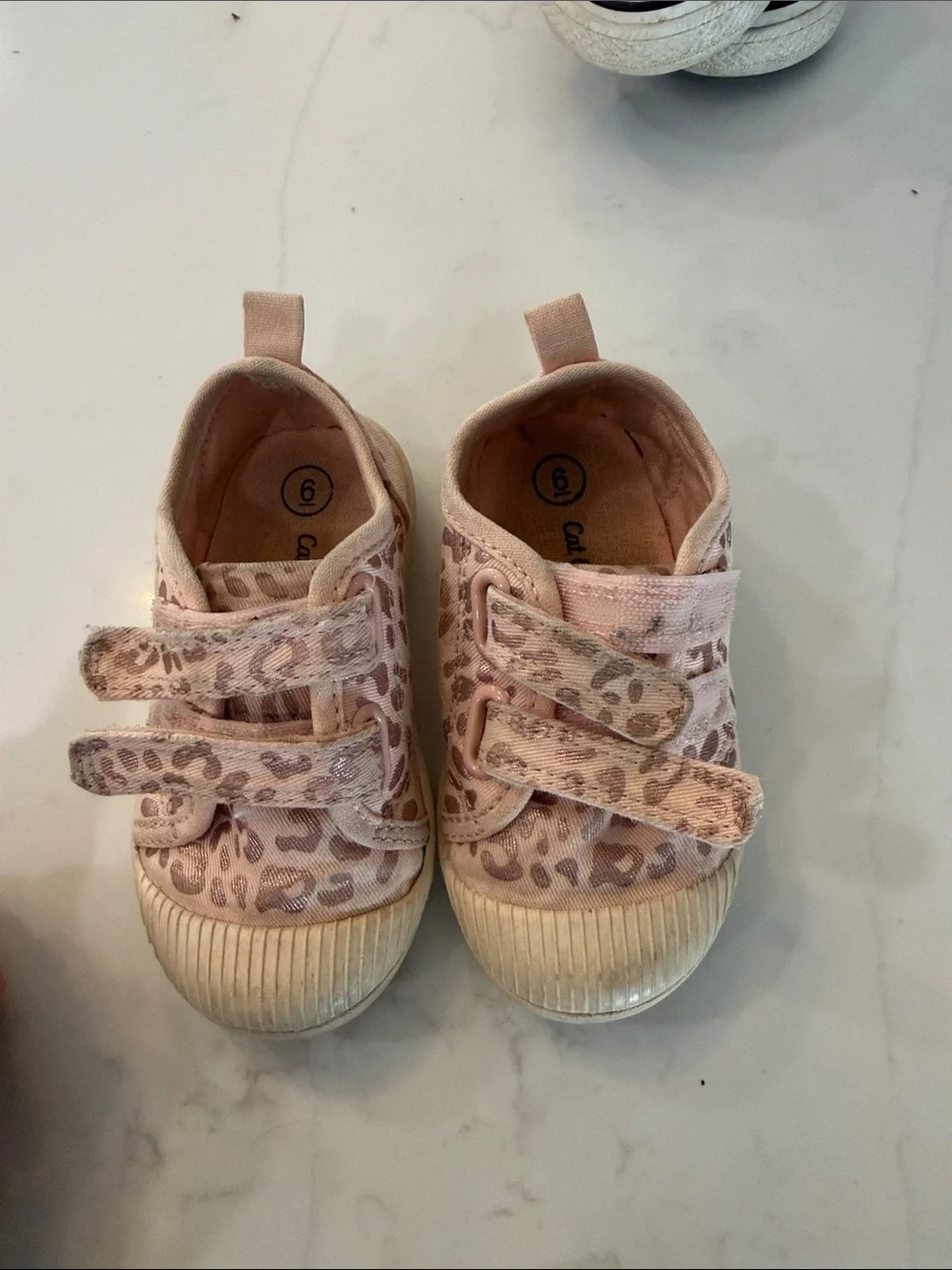 Kids Pink Leopard Print Velcro Sneakers